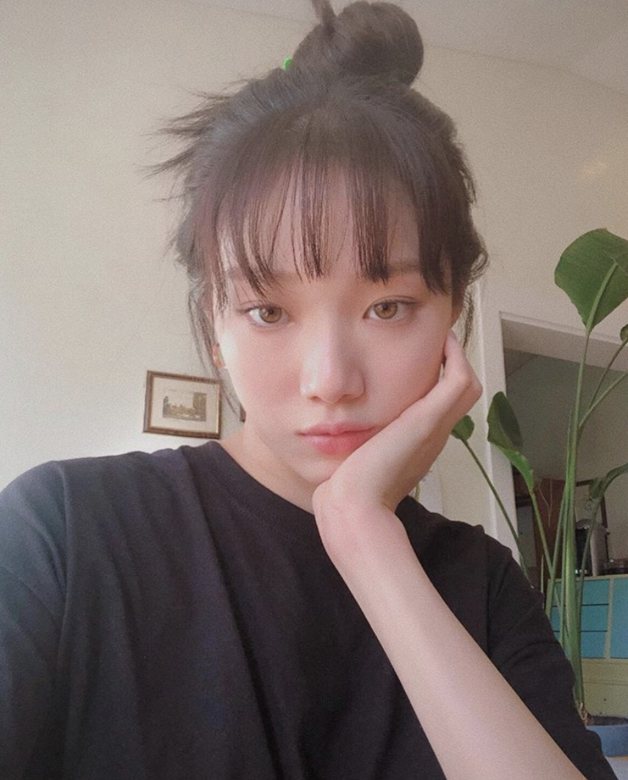 李聖經隨性包頭髮型也算是零技巧的反折包髮型,最適合沒時間整理頭 李聖經隨性包頭髮型也算是零技巧的反折包髮型,最適合沒時間整理頭