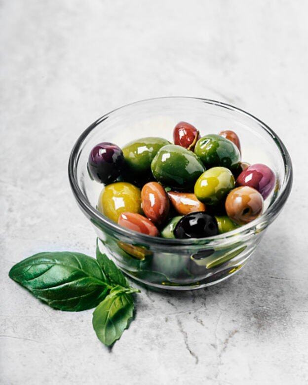 不過要留意，即使堅果和橄欖油對身體有幫助，但不能攝過量取，每天約一
