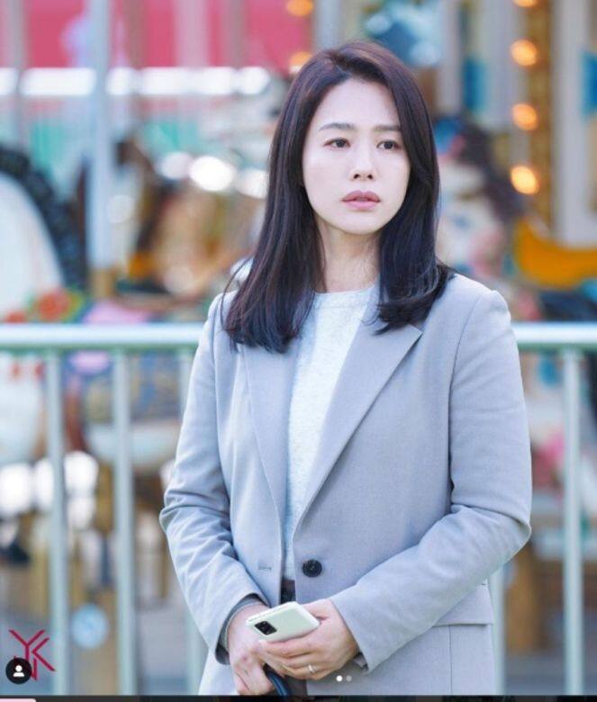 她特別重視日常的防曬護理,而且幾乎是全年無間斷地使用美白產品,重 她特別重視日常的防曬護理,而且幾乎是全年無間斷地使用美白產品,重