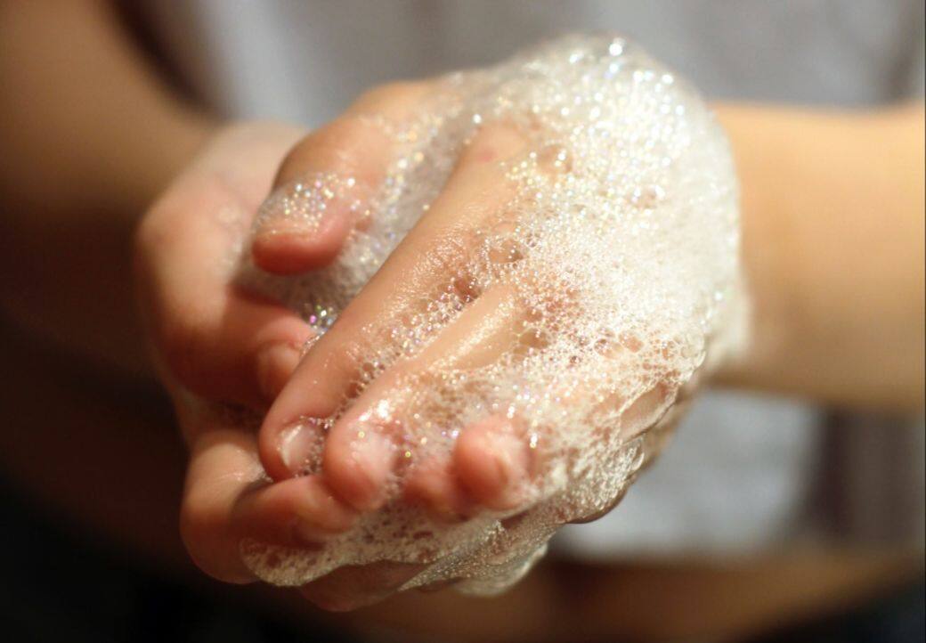 新型冠狀病毒是需要「沖洗」才能減少病毒量、酒精和抗菌乾洗手能消除99