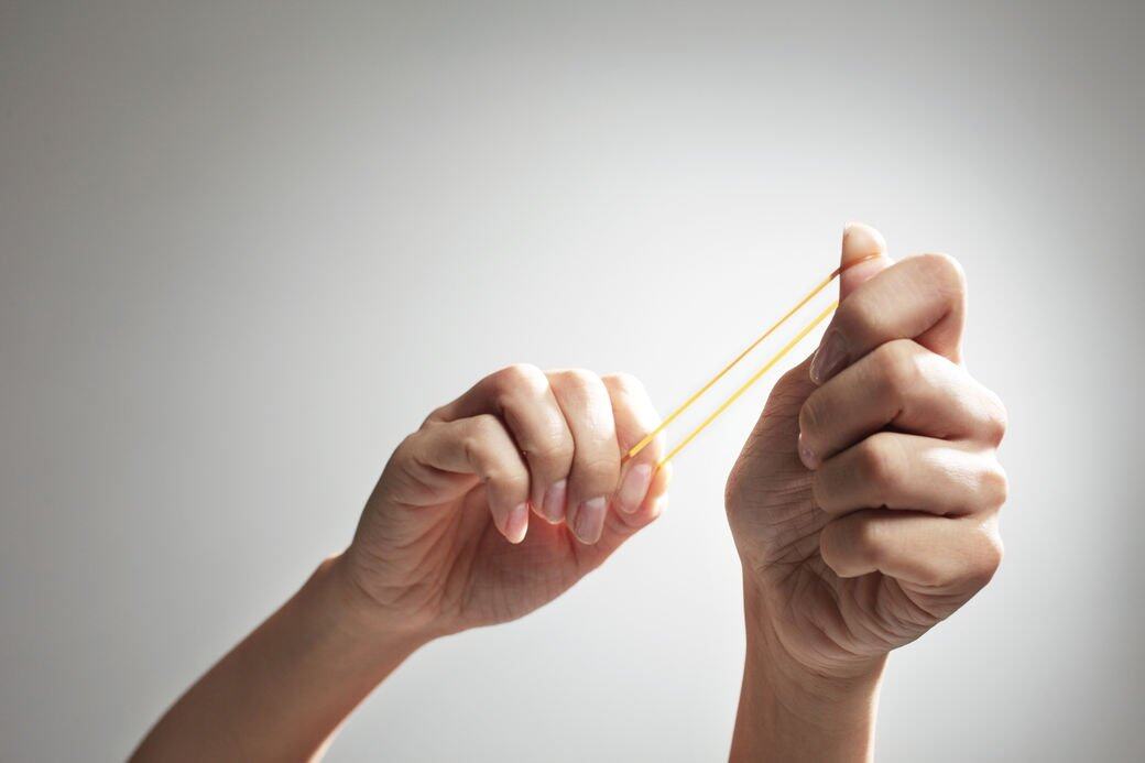 一條橡筋就可以令你由包包面變V面?節目上找來專家講解只用一條橡 一條橡筋就可以令你由包包面變V面?節目上找來專家講解只用一條橡