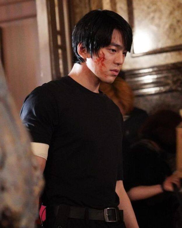 金旻奎在Jisoo與丁海寅合演韓劇《雪降花》中，飾演朝鮮特工，南派扮演漢奸的