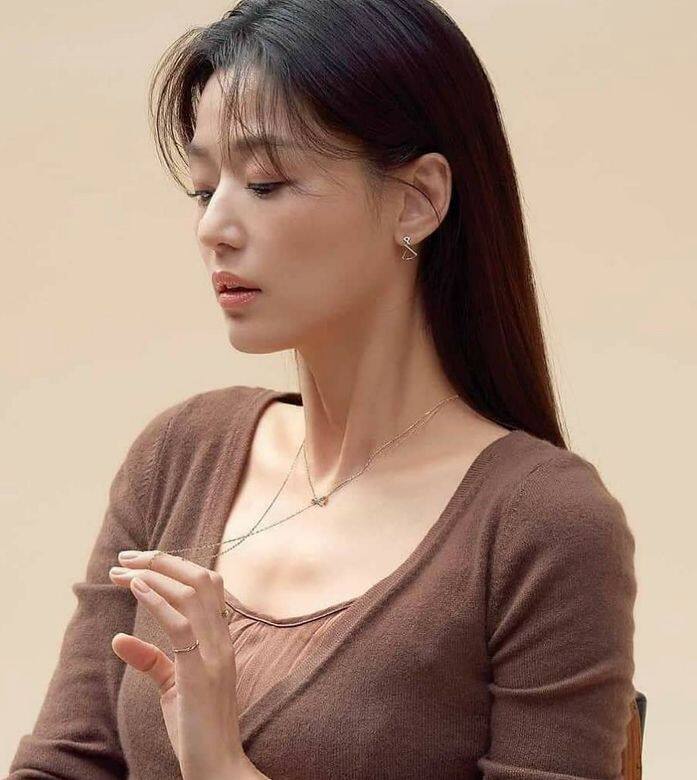夏天時怕瀏海黏住皮膚?先看最近韓國女星全智賢、韓素希、太妍及泫雅等 夏天時怕瀏海黏住皮膚?先看最近韓國女星全智賢、韓素希、太妍及泫雅等