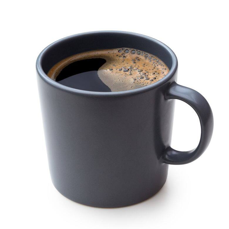 一定不能空腹飲咖啡，因為空腹飲咖啡容易使胃酸分泌過多、引起胃潰瘍