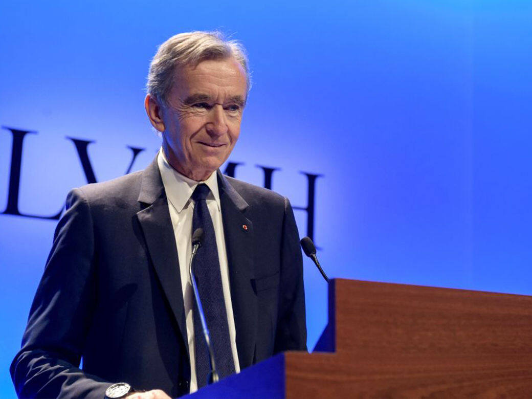 LVMH 集團董事長兼首席執行官貝爾納·阿爾諾(Bernard Arnault)為了緩解醫療用品短缺 LVMH 集團董事長兼首席執行官貝爾納·阿爾諾(Bernard Arnault)為了緩解醫療用品短缺