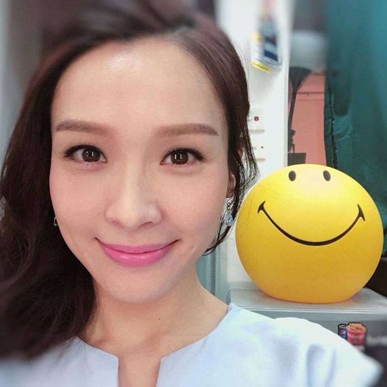 值得留意的是李佳芯的唇妝。 值得留意的是李佳芯的唇妝。