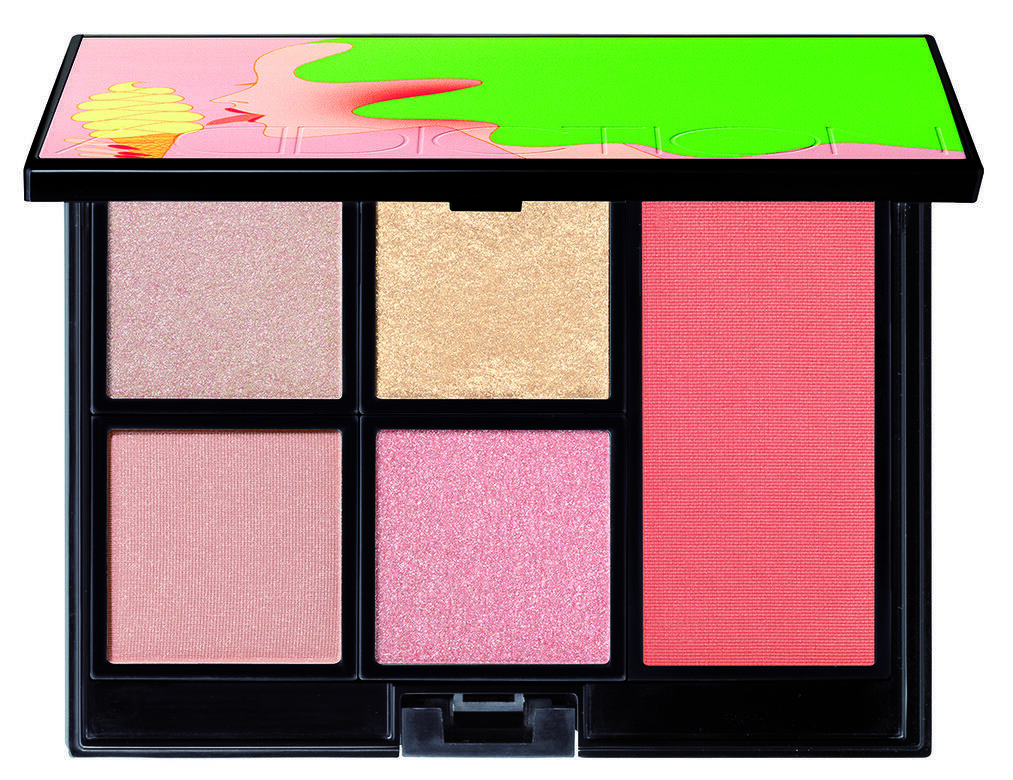 COMPACT ADDICTION (THE EYESHADOW x4 + THE BLUSH + COMPACT CASE) $755 COMPACT ADDICTION (THE EYESHADOW x4 + THE BLUSH + COMPACT CASE) $755