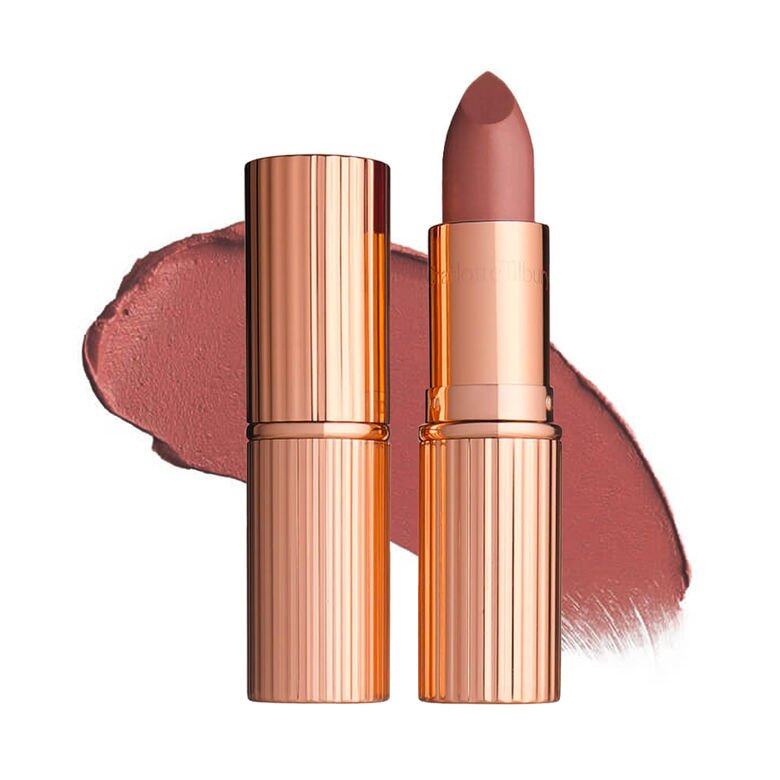藉多年來為名人、模特兒化妝經驗的Charlotte Tilbury,推出的自家品牌得到全球不少 藉多年來為名人、模特兒化妝經驗的Charlotte Tilbury,推出的自家品牌得到全球不少