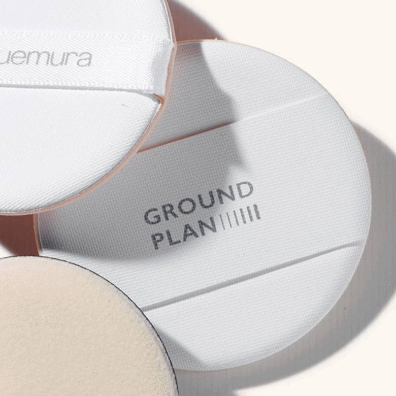 韓國美妝品牌推出的Ground Plan氣墊粉餅內粉撲,採用高密度粒子材料製作。 韓國美妝品牌推出的Ground Plan氣墊粉餅內粉撲,採用高密度粒子材料製作。