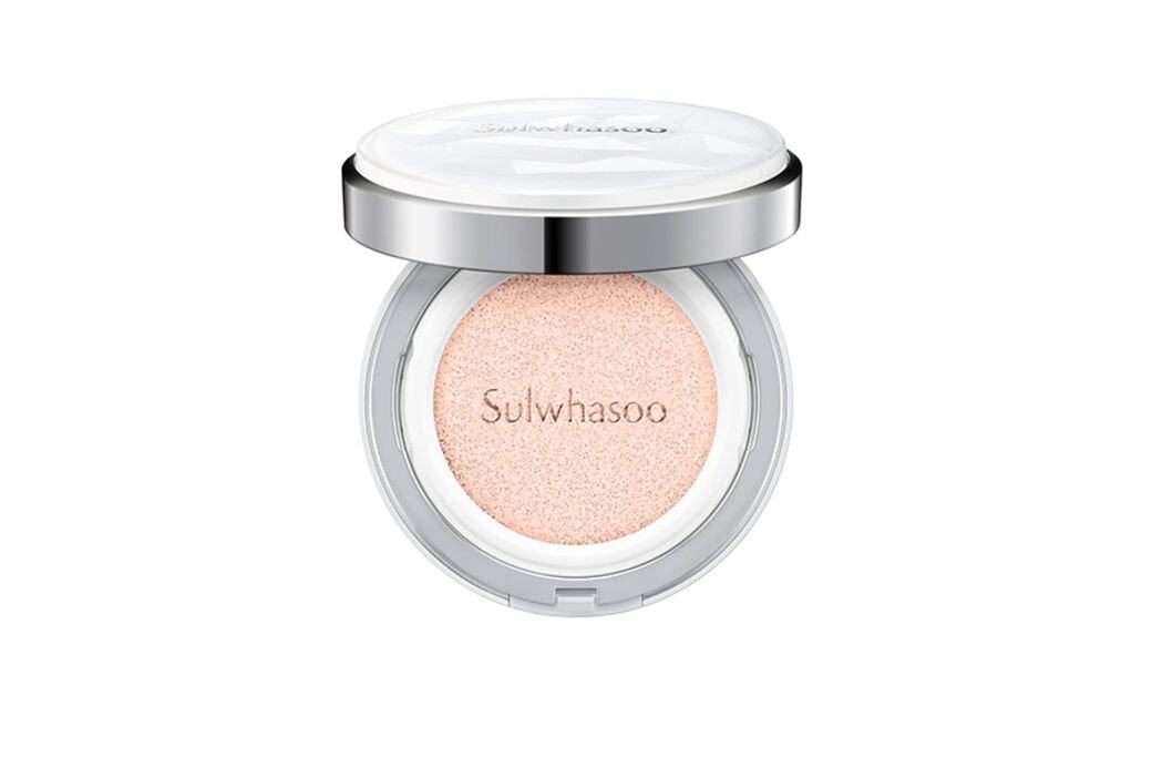 Snowise Brightening Cushion SPF50 PA+++ 滋晶雪瀅煥白氣墊粉底液 ($460/14g x 2 Sulwhasoo)蘊含韓國白參中 Snowise Brightening Cushion SPF50 PA+++ 滋晶雪瀅煥白氣墊粉底液 ($460/14g x 2 Sulwhasoo)蘊含韓國白參中