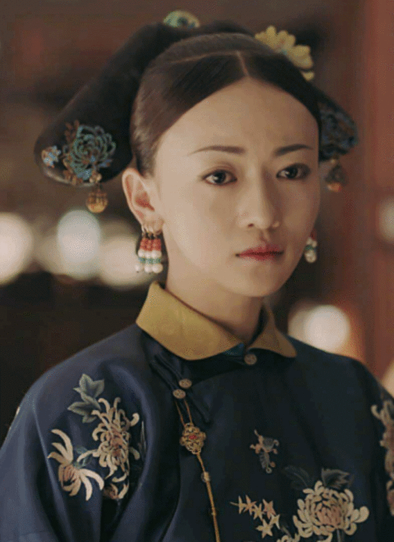 《延禧攻略》不見「大拉翅」髮型不少以清朝宮廷為背景的劇集,都會一定會出 《延禧攻略》不見「大拉翅」髮型不少以清朝宮廷為背景的劇集,都會一定會出