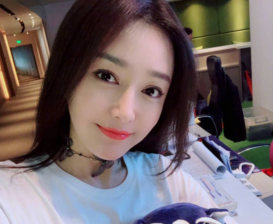減齡法:水嫩唇妝 減齡法:水嫩唇妝