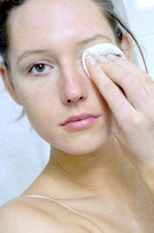 不卸妝尤其睫毛液會造成不能彌補的傷害