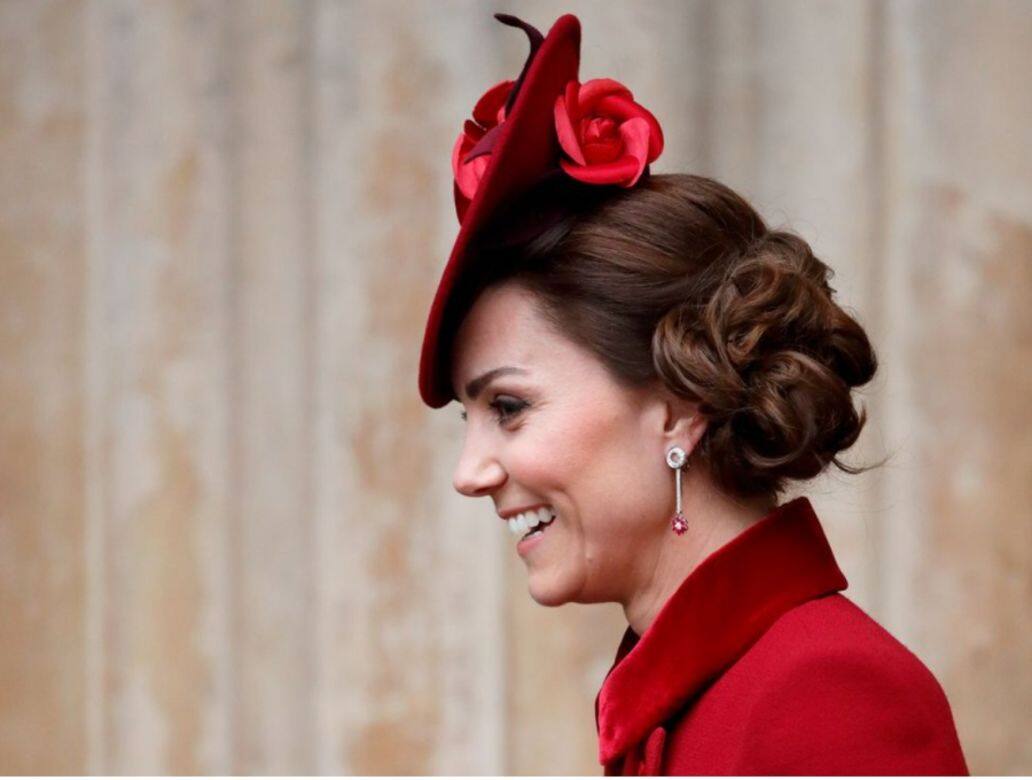 戴帽是英國皇室或貴族名媛在出席正式場合時習慣用的頭飾，凱特王妃