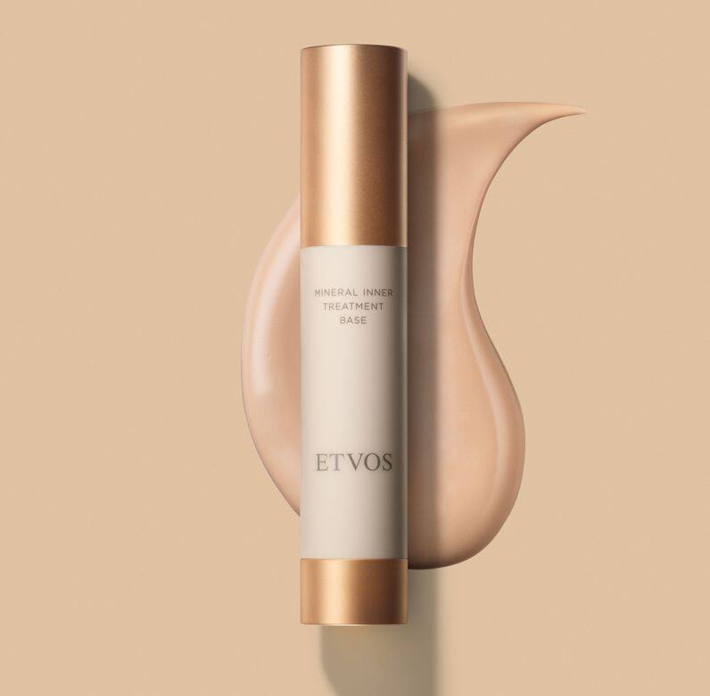 近年於日本大熱的礦物彩妝品牌ETVOS推出了「Luscious Skin Series」,礦物成分配合保濕成 近年於日本大熱的礦物彩妝品牌ETVOS推出了「Luscious Skin Series」,礦物成分配合保濕成