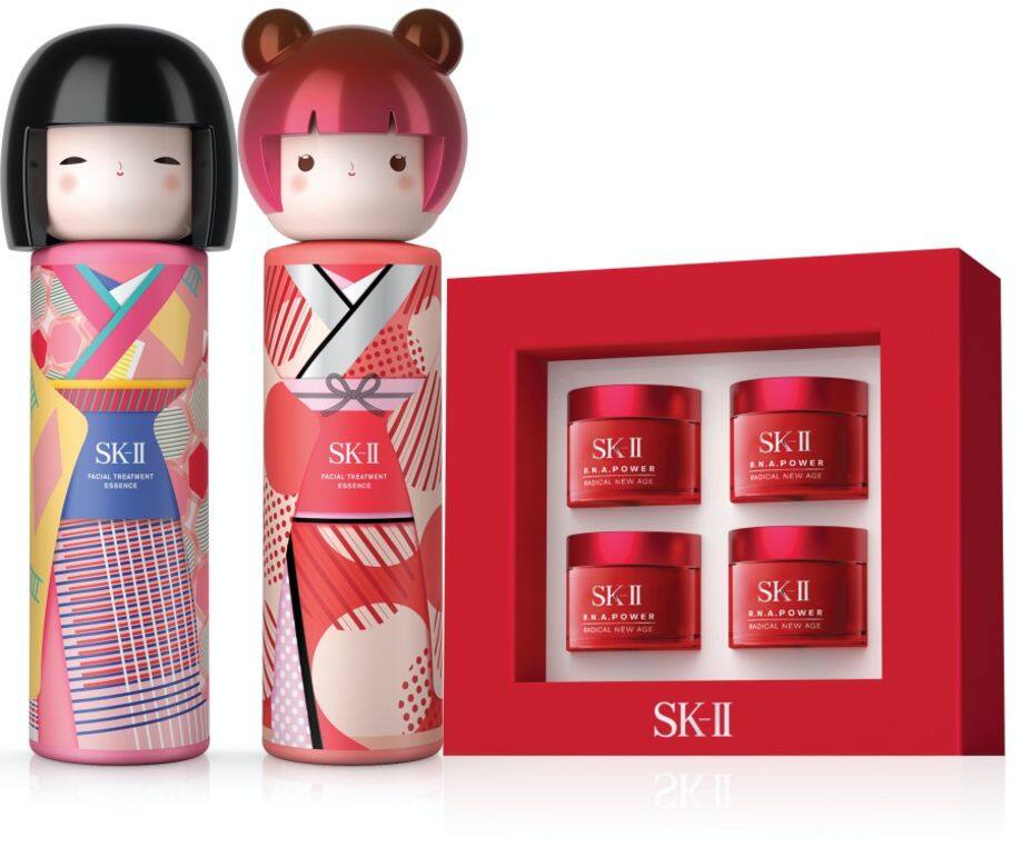 SK-II護膚緊緻精華套裝 HK$3,148 (價值:HK$4,084)套裝包括:春日娃娃限量版神 SK-II護膚緊緻精華套裝 HK$3,148 (價值:HK$4,084)套裝包括:春日娃娃限量版神