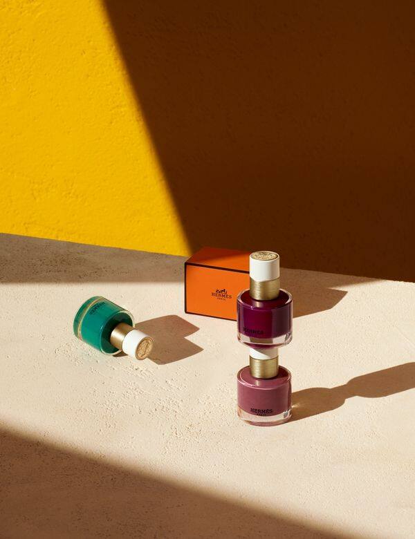 繼唇膏、胭脂後,Hermès beauty愛馬仕彩妝2021的新品就是指甲油-Les Mains Hermès系列!而 繼唇膏、胭脂後,Hermès beauty愛馬仕彩妝2021的新品就是指甲油-Les Mains Hermès系列!而