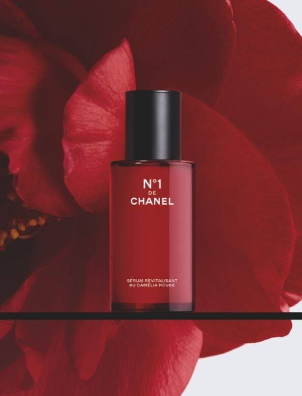 CHANEL一號紅山茶花系列一次過推出9款產品，由護膚到彩妝及延伸至有保