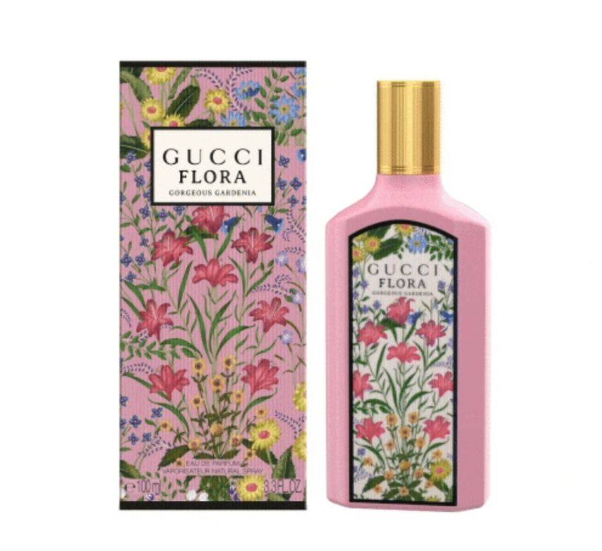 以全新加長香氛瓶盛載的Gucci Flora Gorgeous Gardenia ,配上漆面粉紅色玻璃瓶身,及金色瓶 以全新加長香氛瓶盛載的Gucci Flora Gorgeous Gardenia ,配上漆面粉紅色玻璃瓶身,及金色瓶