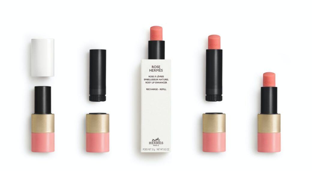 這一款Rosy Lip Enhancer其實是由Hermès在2012年研發的Butler小牛皮柔和,豐滿的手感和 這一款Rosy Lip Enhancer其實是由Hermès在2012年研發的Butler小牛皮柔和,豐滿的手感和