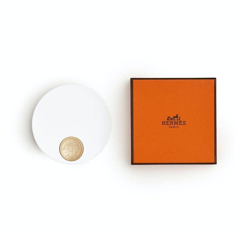 繼Rouge Hermès的季度限量版後,Hermès Beauty的為四月帶來了幸福的粉紅色的玫瑰 繼Rouge Hermès的季度限量版後,Hermès Beauty的為四月帶來了幸福的粉紅色的玫瑰