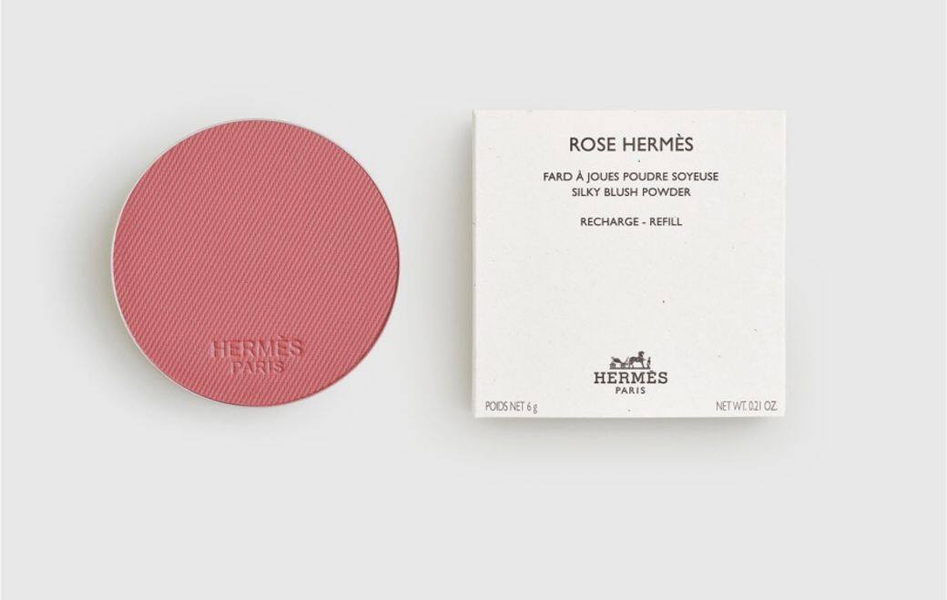 這一款胭脂設計,仍然保留着Hermès Beauty的可持續傳統,只需移除用完的加補 這一款胭脂設計,仍然保留着Hermès Beauty的可持續傳統,只需移除用完的加補