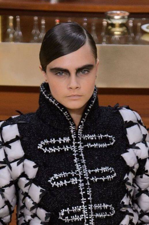 Cara Delevingne, Kendall Jenner, chanel, fw15, 化妝 Cara Delevingne, Kendall Jenner, chanel, fw15, 化妝