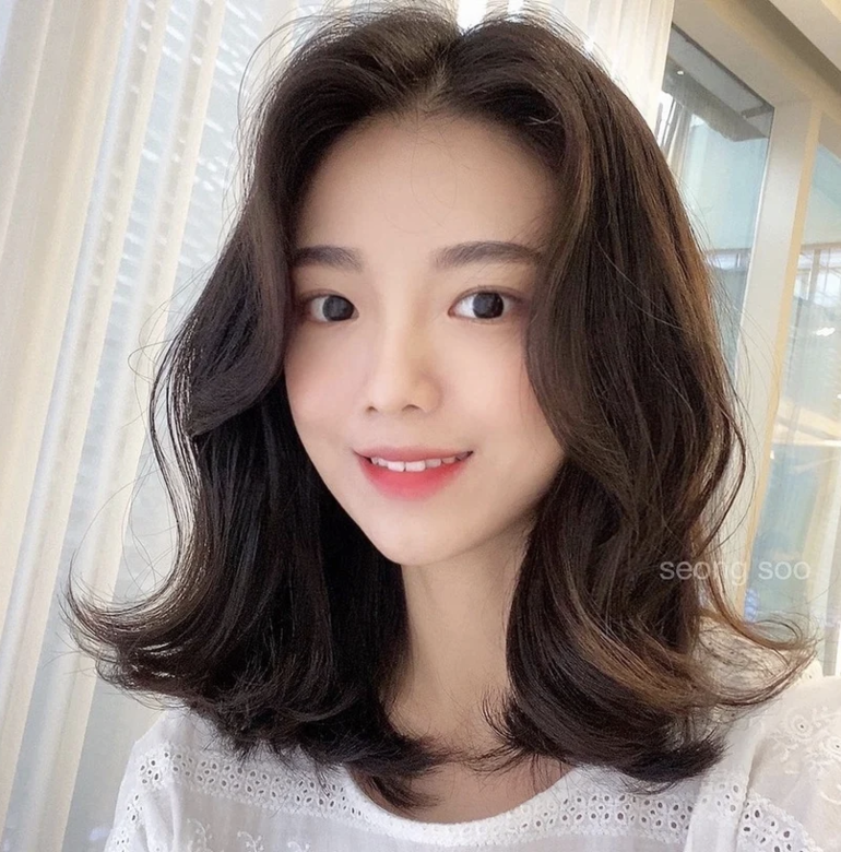 這款捲髮是韓國女星最愛的外翻捲髮,中長髮、中短髮也推薦!這個捲髮髮 這款捲髮是韓國女星最愛的外翻捲髮,中長髮、中短髮也推薦!這個捲髮髮