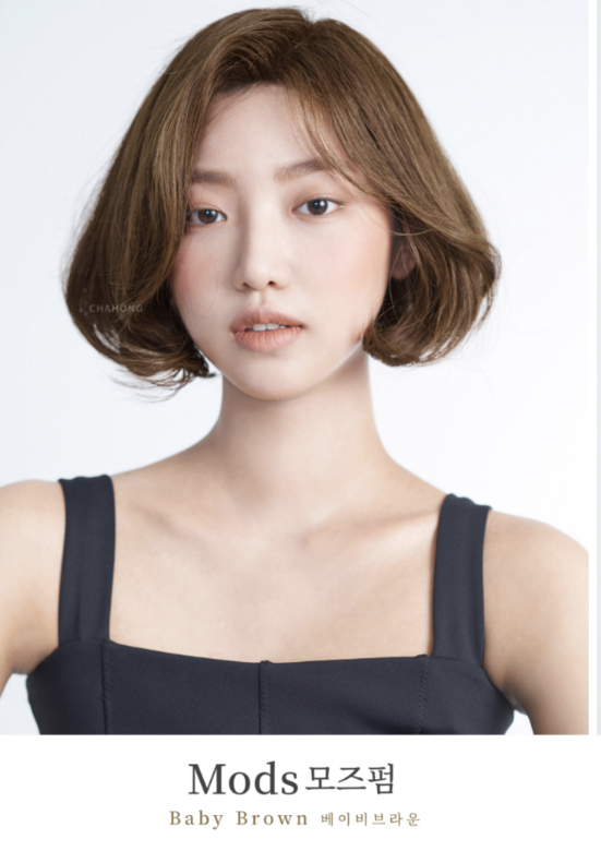 這樣頭髮長度可攻可守,可以變成韓式低馬尾,或者用髮捲做出C型的俏 這樣頭髮長度可攻可守,可以變成韓式低馬尾,或者用髮捲做出C型的俏