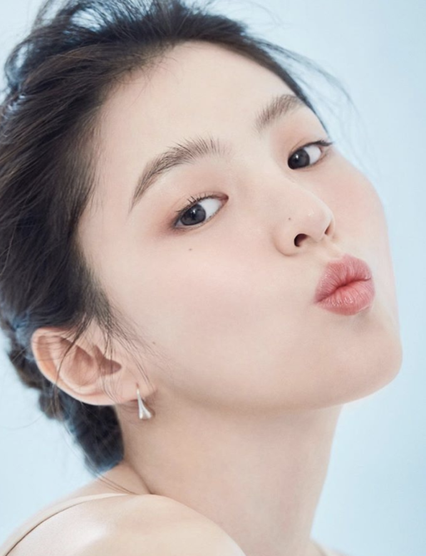 睫毛是女生素顏或淡妝時的重點,最美小三韓素希多以淡妝示人,她的自 睫毛是女生素顏或淡妝時的重點,最美小三韓素希多以淡妝示人,她的自