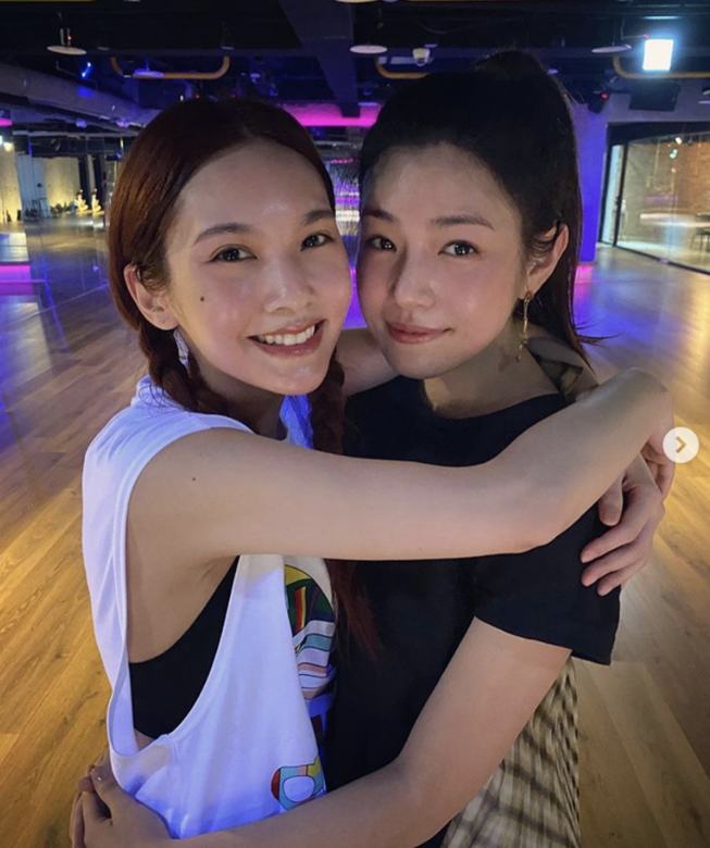 早前楊丞琳更邀請密友陳妍希一同練習Zumba運動,跳舞減肥同時一同分享 早前楊丞琳更邀請密友陳妍希一同練習Zumba運動,跳舞減肥同時一同分享