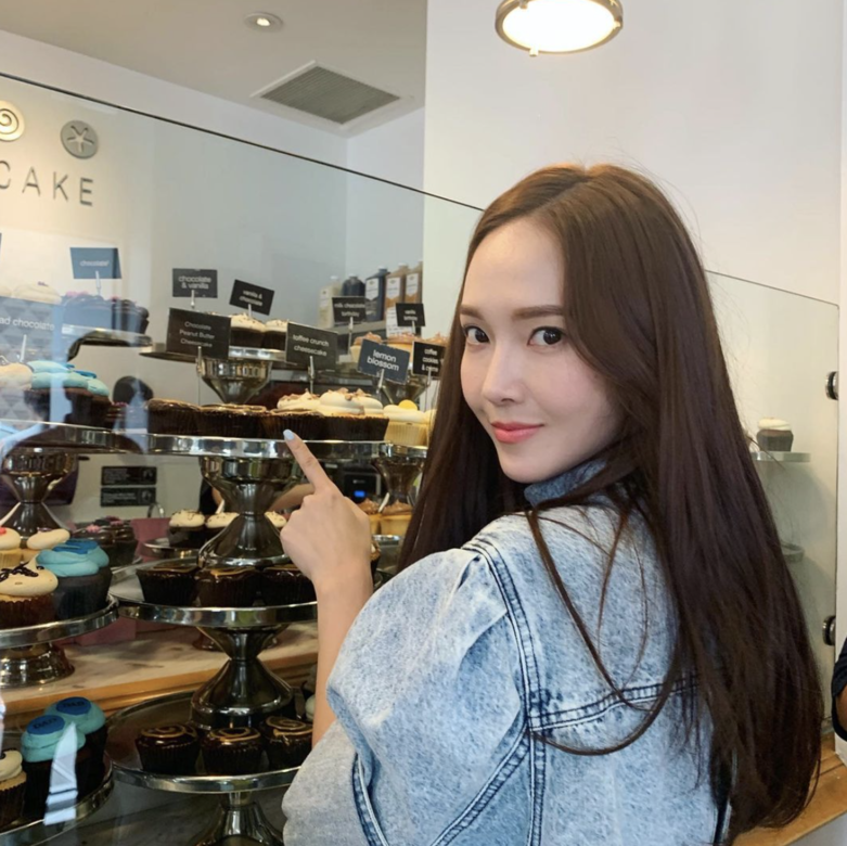 Jessica烘培色系茶棕色髮色,是紅色加啡色的偏暖調的髮色,幾乎適合任何盧 Jessica烘培色系茶棕色髮色,是紅色加啡色的偏暖調的髮色,幾乎適合任何盧