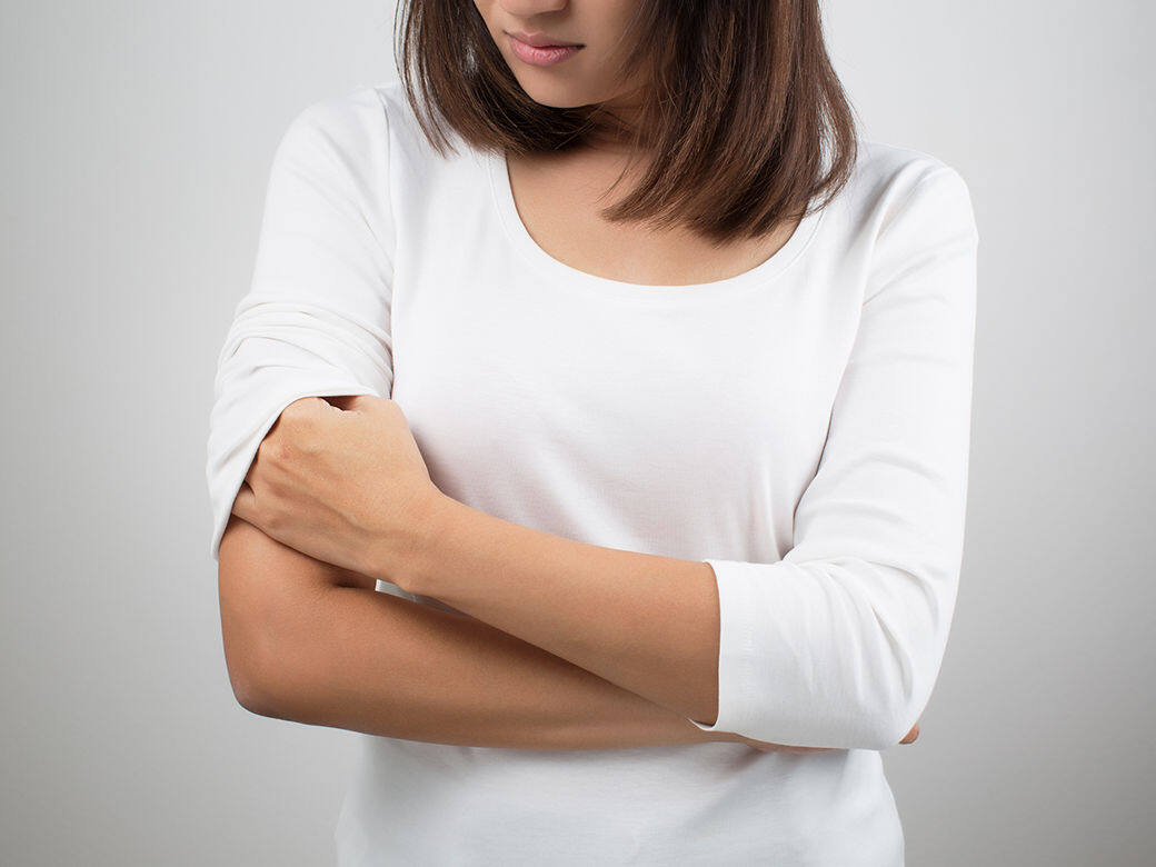 毛囊角化症 (Keratosis Pilaris)是一種常見的毛囊周邊角質化的皮膚病,臨床表現為毛 毛囊角化症 (Keratosis Pilaris)是一種常見的毛囊周邊角質化的皮膚病,臨床表現為毛