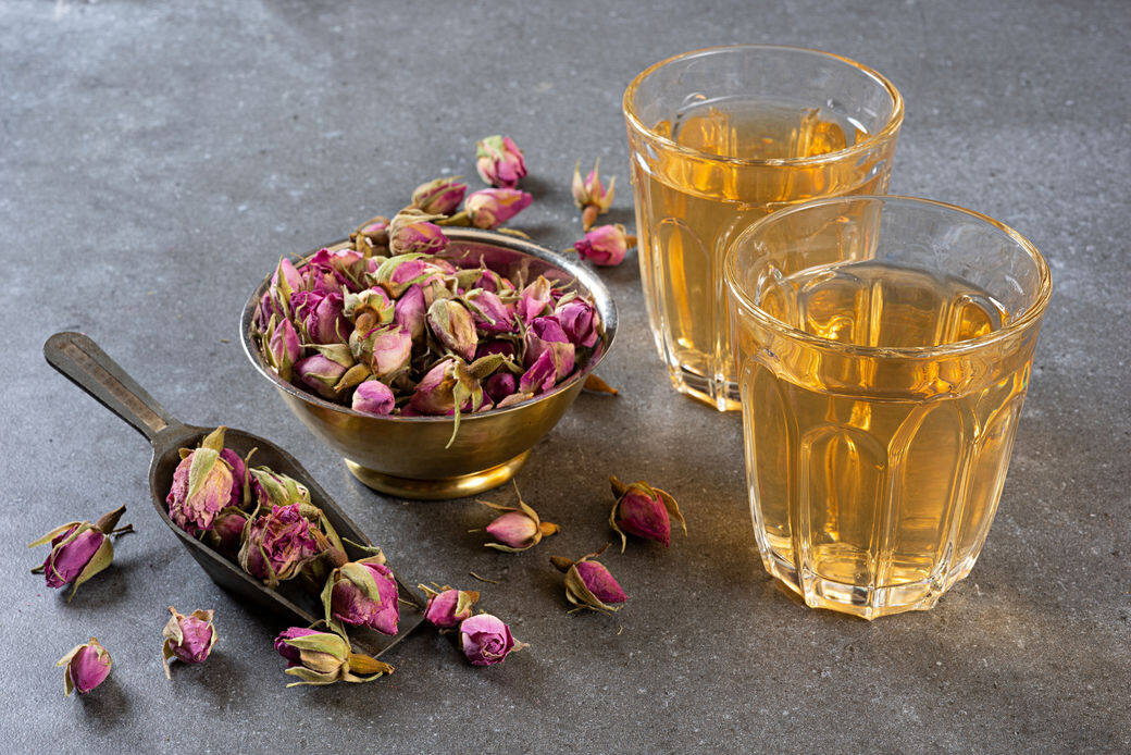 朱醫師指玫瑰花茶性甘微苦、溫、無毒,有疏肝理氣、活血化瘀的功效,所以玫 朱醫師指玫瑰花茶性甘微苦、溫、無毒,有疏肝理氣、活血化瘀的功效,所以玫