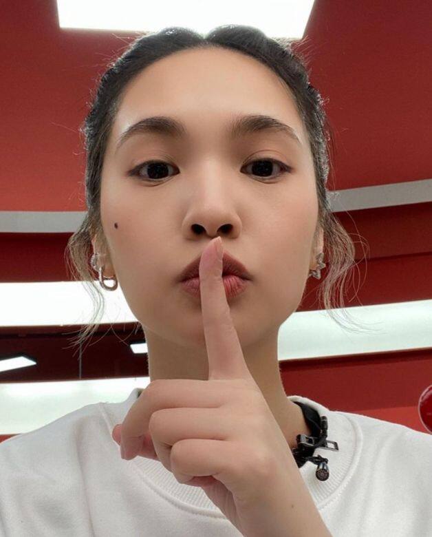 事實上有運動習慣、又不想汗水過分弄濕頭髮也可試試這個造型。 事實上有運動習慣、又不想汗水過分弄濕頭髮也可試試這個造型。