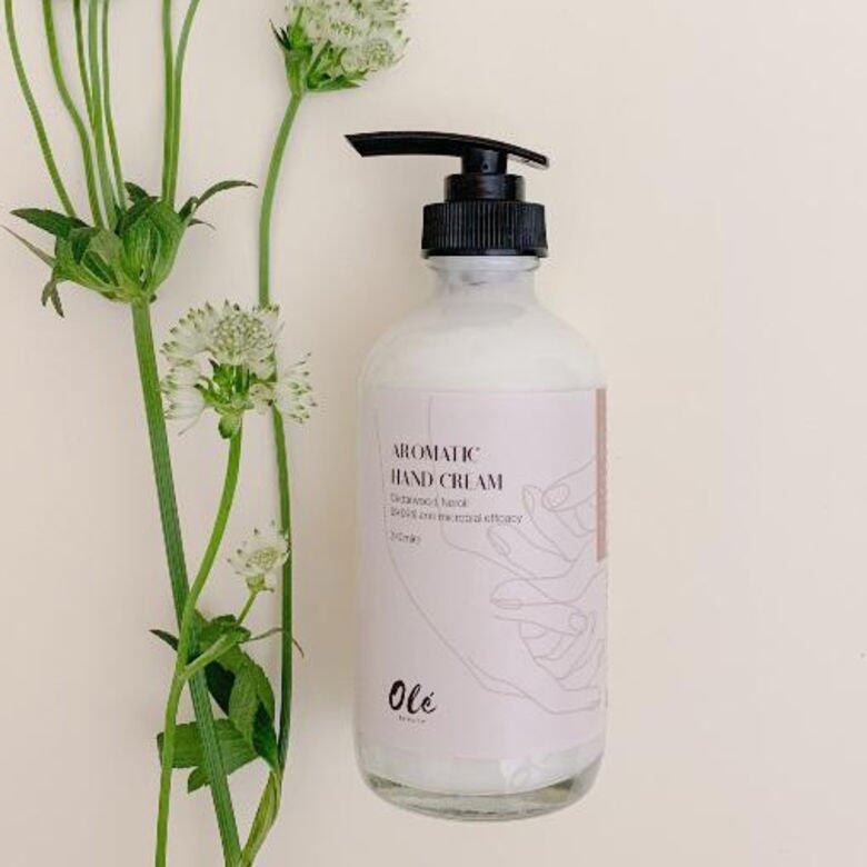 Olé Beauty 抗菌天然護手霜 240ml $320 Olé Beauty 抗菌天然護手霜 240ml $320