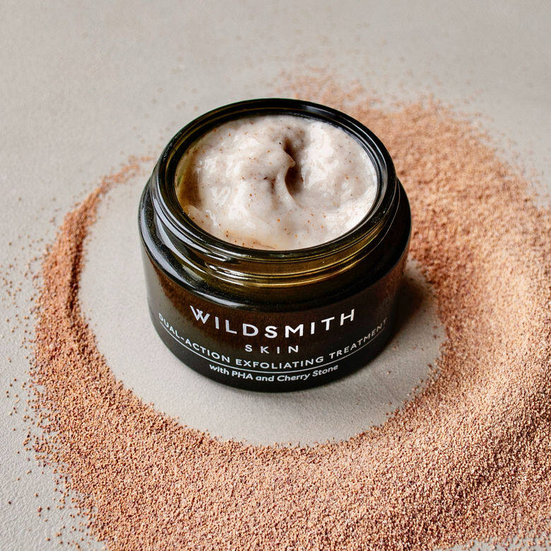 Wildsmith Skin提供天然、有效且經臨床驗證的護膚品。這款強效配方蘊含化學性去 Wildsmith Skin提供天然、有效且經臨床驗證的護膚品。這款強效配方蘊含化學性去