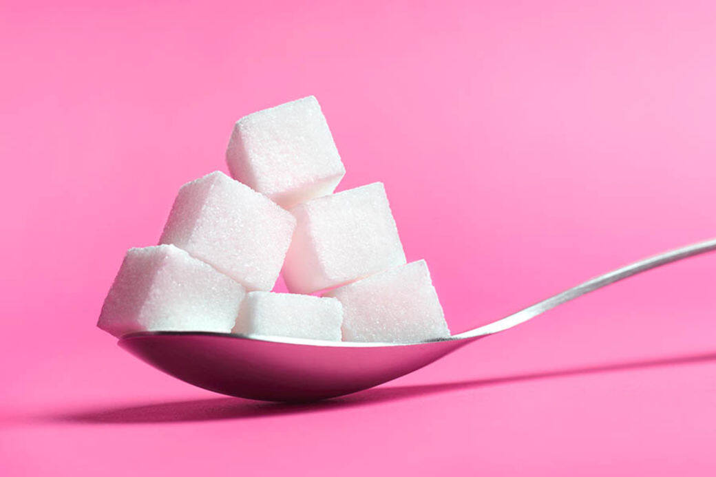 當進食過量糖分,體內的糖與蛋白結合便會形成糖化終產物(Advanced Glycation End Products,AGEs 當進食過量糖分,體內的糖與蛋白結合便會形成糖化終產物(Advanced Glycation End Products,AGEs