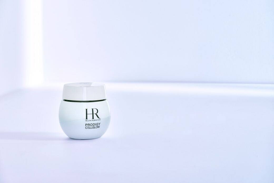 全效極光煥采眼霜 Prodigy Cellglow The Radiant Eye Treatment ($1,320 Helena Rubinstein)粉紅色凝霜狀眼霜,有助保護 全效極光煥采眼霜 Prodigy Cellglow The Radiant Eye Treatment ($1,320 Helena Rubinstein)粉紅色凝霜狀眼霜,有助保護