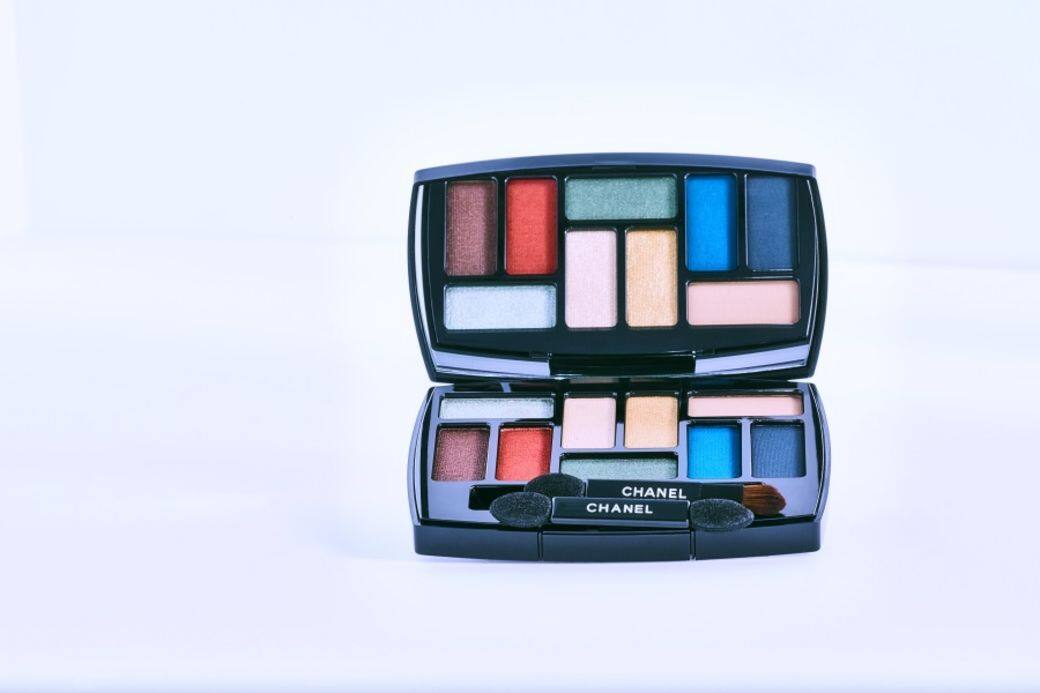 LES 9 OMBRES 九色眼影($735 Chanel)集合微閃、亮采、霧面、霜潤質感,配合絲滑持久眼影霜 LES 9 OMBRES 九色眼影($735 Chanel)集合微閃、亮采、霧面、霜潤質感,配合絲滑持久眼影霜