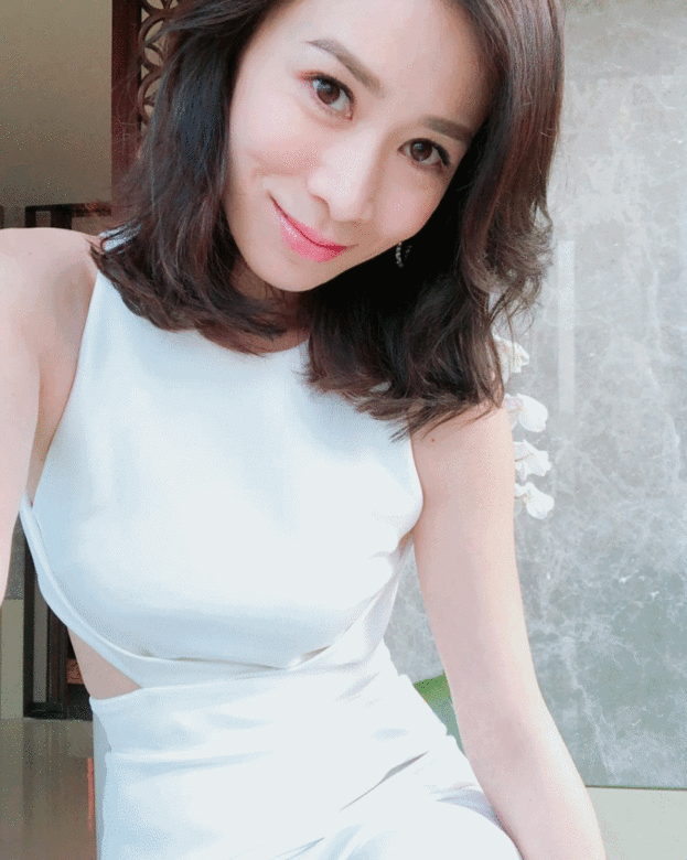 日常護膚方面,若非工作需要,佘詩曼盡可能以淡妝示人!回到家後確保自 日常護膚方面,若非工作需要,佘詩曼盡可能以淡妝示人!回到家後確保自