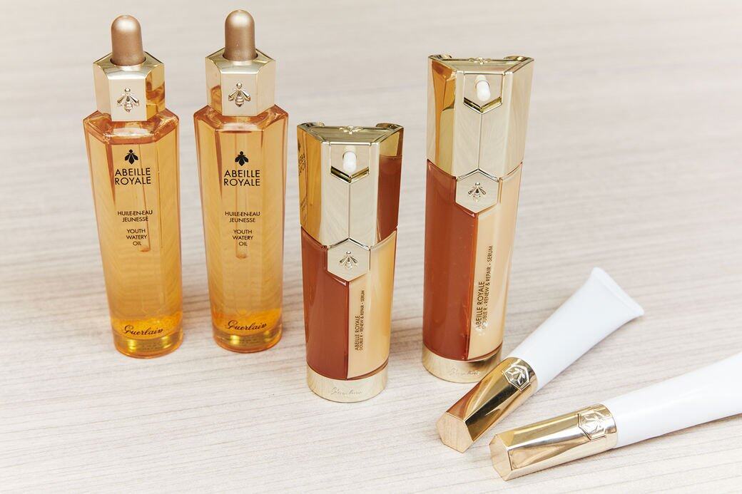 Guerlain的殿級蜂皇抗衰老護理系列,蘊含黑蜂蜜及特級蜂皇漿,能於不同皮層 Guerlain的殿級蜂皇抗衰老護理系列,蘊含黑蜂蜜及特級蜂皇漿,能於不同皮層