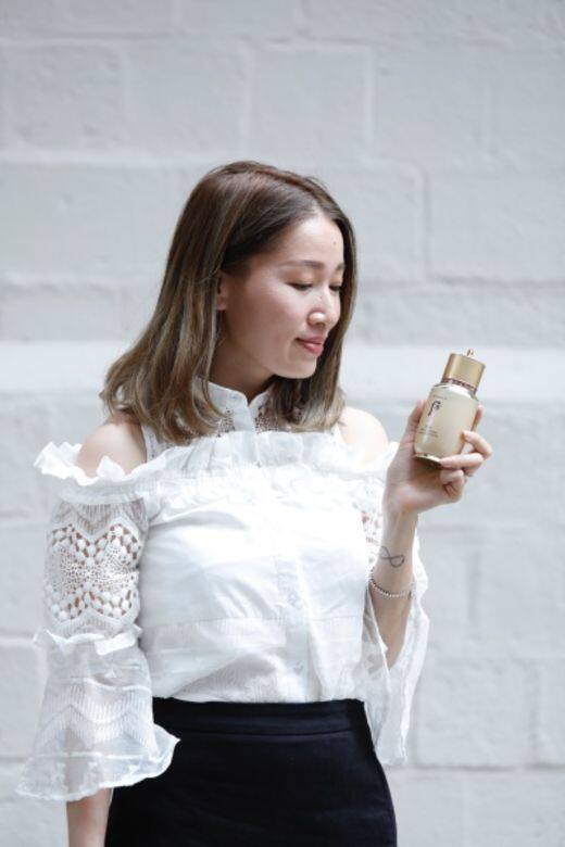要抗衰老,Younie 則推介利用The History Of Whoo的秘貼自生精華,增強皮膚自我修護能 要抗衰老,Younie 則推介利用The History Of Whoo的秘貼自生精華,增強皮膚自我修護能