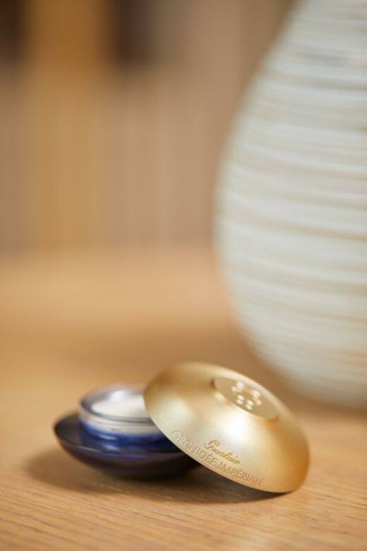 Orchidee Imperiale The Eye& Lip Contour Cream御庭蘭花眼唇再造修護霜 ($ 1,700 Guerlain)加入超凡成分順時禦 Orchidee Imperiale The Eye& Lip Contour Cream御庭蘭花眼唇再造修護霜 ($ 1,700 Guerlain)加入超凡成分順時禦