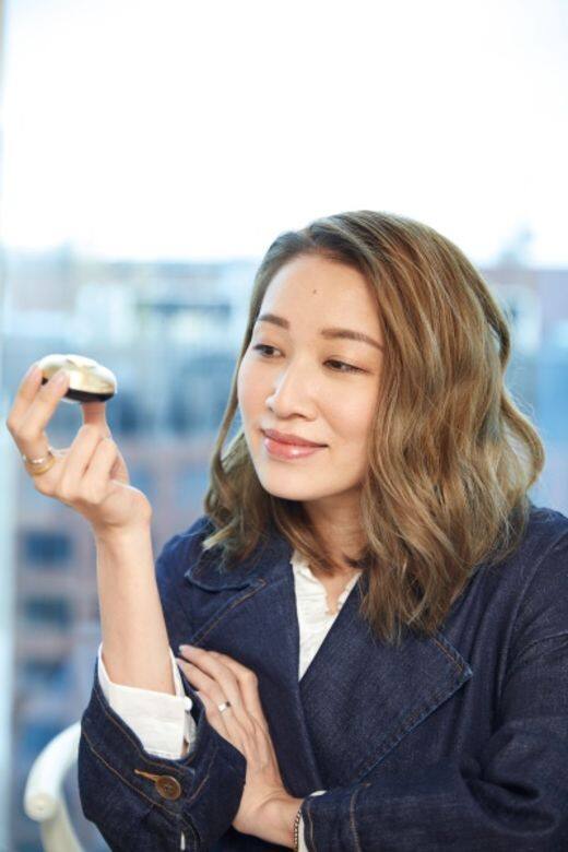Younie 除了則推介Guerlain的御庭蘭花眼唇再造修護霜,可隨時隨地護眼同時修護 Younie 除了則推介Guerlain的御庭蘭花眼唇再造修護霜,可隨時隨地護眼同時修護