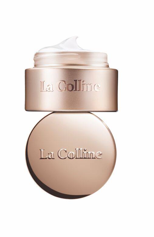 另一個神奇成分是La Colline專利成分The CMAge Complex,今次更進階至升級版,當中的燕 另一個神奇成分是La Colline專利成分The CMAge Complex,今次更進階至升級版,當中的燕