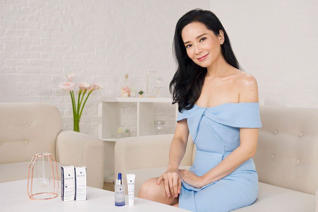 最美港姐獨家披露凍齡智慧!郭羨妮愛用「意大利國民藥妝」抗皺緊膚 最美港姐獨家披露凍齡智慧!郭羨妮愛用「意大利國民藥妝」抗皺緊膚