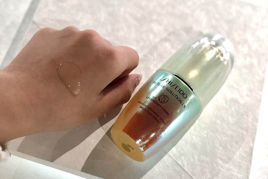 除了加入延命草複合物及綠蠶絲萃取精華,能夠遏止蛋白碳化,改善黯黃 除了加入延命草複合物及綠蠶絲萃取精華,能夠遏止蛋白碳化,改善黯黃