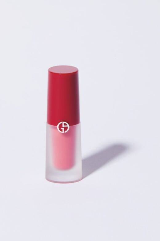 Skincare tips 2: 利用化妝品讓膚色顯白Lip Magnet 磁魅啞豔唇釉($310 GIORGIO ARMANI Beauty) 配方持色轉 Skincare tips 2: 利用化妝品讓膚色顯白Lip Magnet 磁魅啞豔唇釉($310 GIORGIO ARMANI Beauty) 配方持色轉