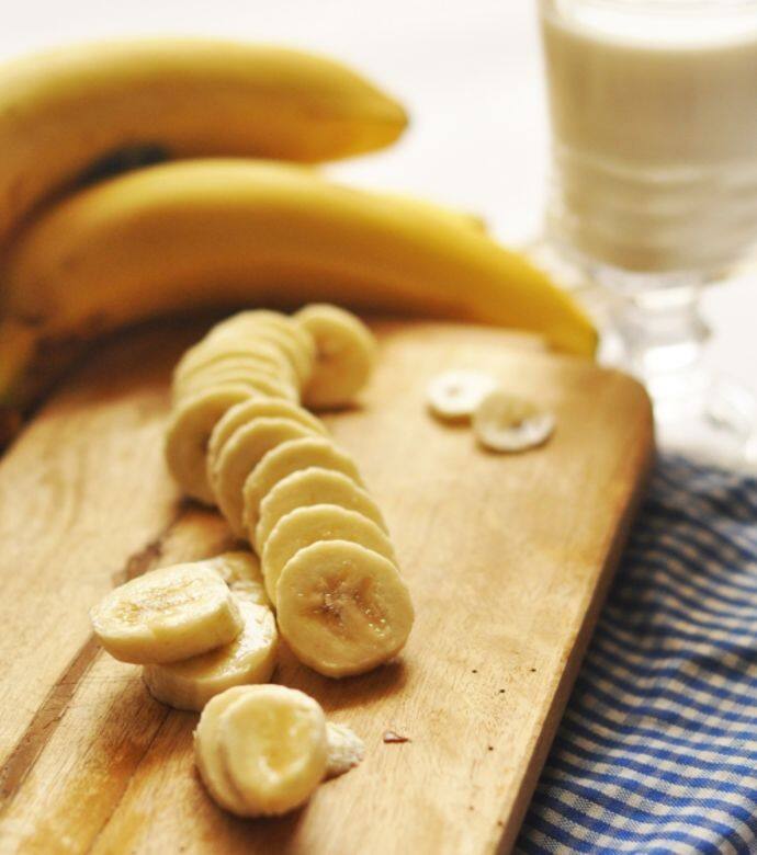 香蕉及紅豆均是女人的瘦身恩物，香蕉熱量低、能通便減肚腩、抗衰老、燃燒